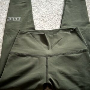 Fleo El Toro 21” legging silky silk olive Small
